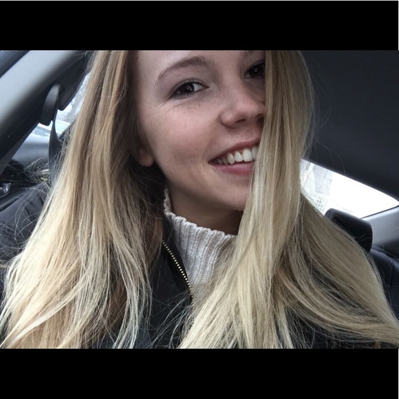 Meet your Posher, Hannah - Picture 1 of 1